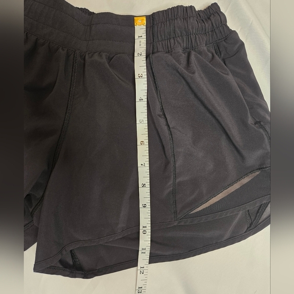 🖤 Lululemon Hotty Hot High-Rise Lined Shorts | Black | Med - Picture 5 of 9